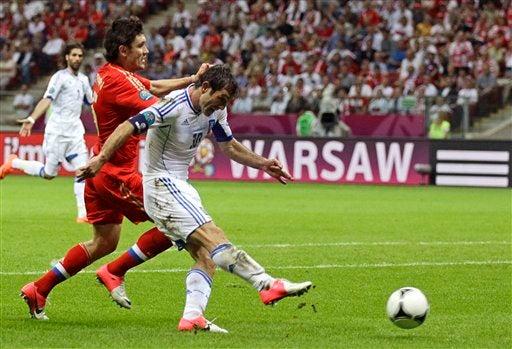 Grecia puso el 1-0 en tiempo de compensación por medio de Karagounis l AP