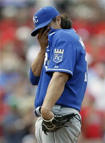 Cardenales derrota a Kansas City, Mendoza recibe cuatro