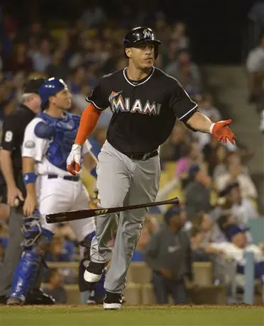 Marlines doblan a Dodgers