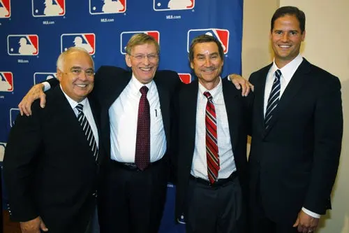 Dueños de la MLB aprueban venta de los Padres