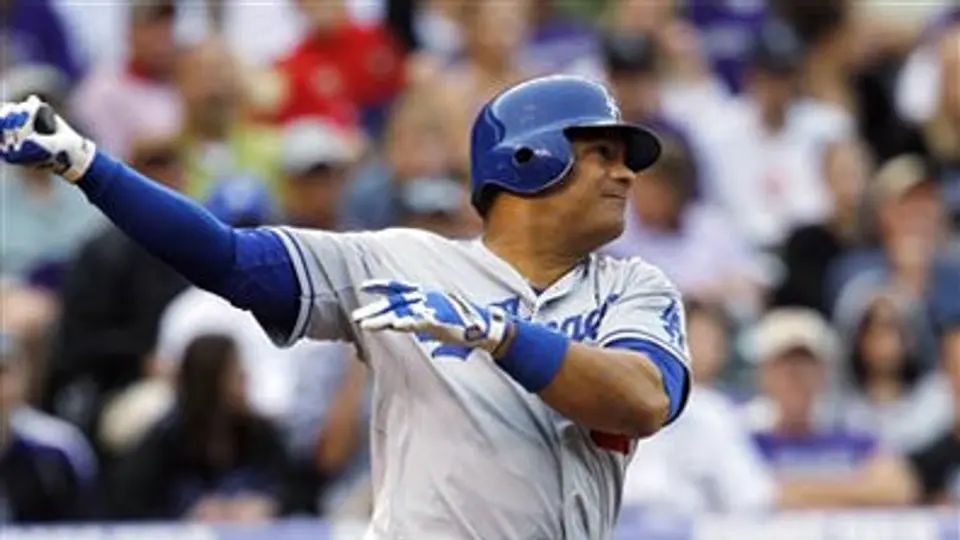 Dodgers apalean a Rockies a domicilio