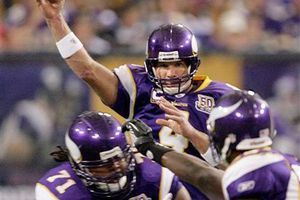 Favre se disculpa por escándalo de acoso a periodista