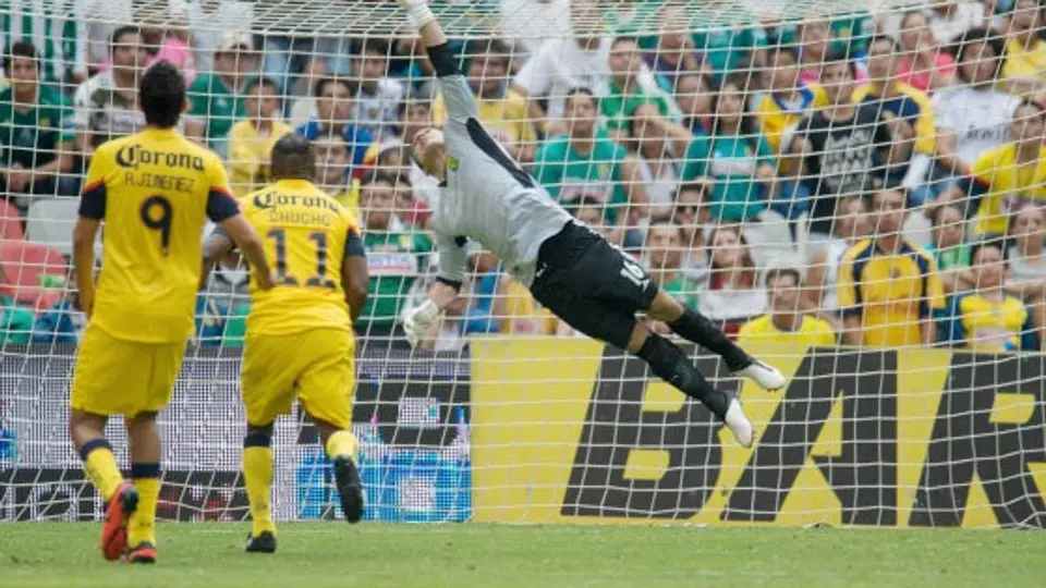 América resurge y gana ante León