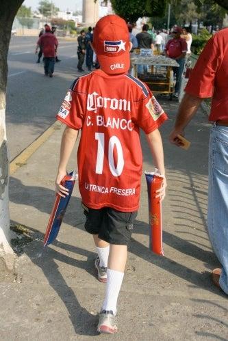 La afición fresera pone sus esperanzas en su ídolo, Cuauhtémoc Blanco. FOTO: ÓSCAR RAMÍREZ
