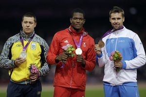 Walcott consigue el Oro en jabalina