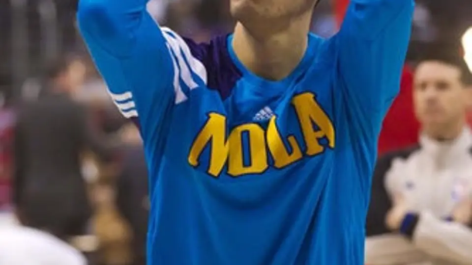 Ayón es oficialmente del Magic