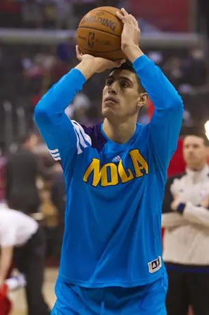 Ayón es oficialmente del Magic