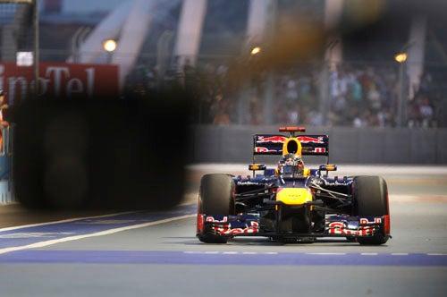 El campeón, Sebastián Vettel quiere repuntar, saldrá tercero | AP
