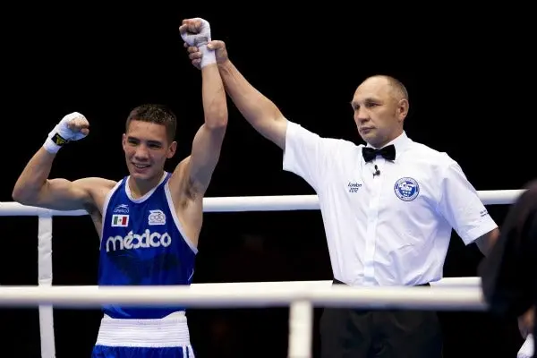 Óscar Valdez noquea a Ángel Prado en su debut profesional