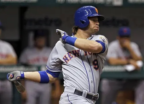 Dos jonrones de Nieuwenhuis dan victoria a Mets sobre Tampa
