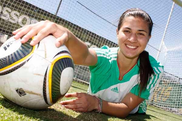 Nayeli Rangel durante el entrenamiento de la Selección Mexicana Femenil (FOTO: THALIA ESPARZA)