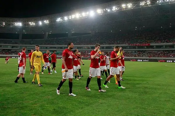 Chicharito jugó 30 minutos en la victoria del Manchester United 1-0 ante el Shanghai Shenhua | AP