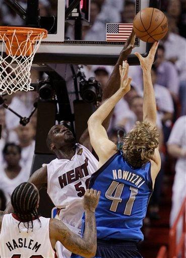 Dallas derrota 95-93 a Miami en un final cardíaco para poner la serie 1-1 en la Final de la NBA. FOTO: AP