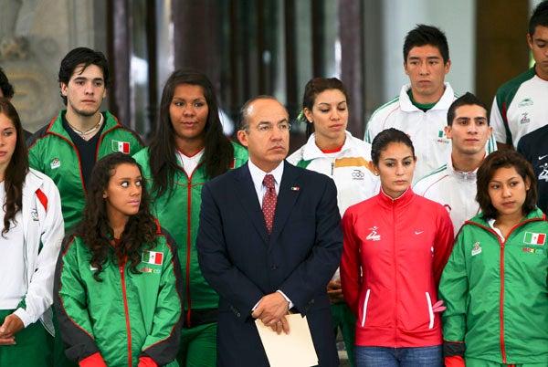 Calderón Hinojosa agradeció a los atletas por las medallas para México. FOTO: BERNARDO MALDONADO