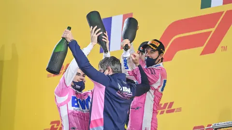 Checo Pérez y Lance Stroll celebran su podio juntos en el Gran Premio de Sakhir 2020 | MEXSPORT