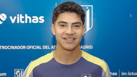 ¿Oportunidad para Obed Vargas? Pablo Barrios sufrió lesión en el muslo derecho y es baja con el Atleti