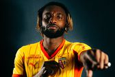 Saint Maximin con el uniforme del Lens | X: @RCLens