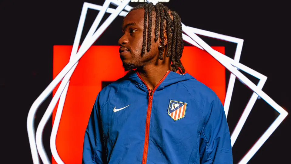 Ademola Lookman protagoniza las llegadas al banquillo colchonero | X: @Atleti