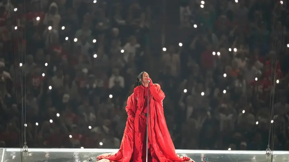 El show de medio tiempo del Super Bowl se ha convertido en uno de los espectáculos musicales más vistos del mundo./ AP