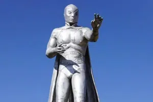 Roban placa en estatua de El Santo a días de su aniversario luctuoso