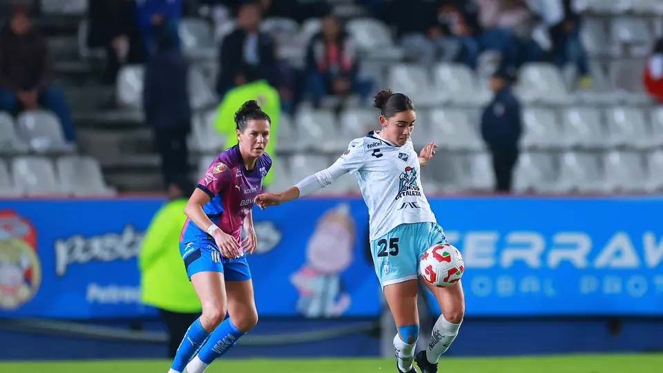Nayeli Diaz en acción durante el partido de Semifinal del Apertura 2024 entre Rayadas de Monterrey y Pachuca | IMAGO 7