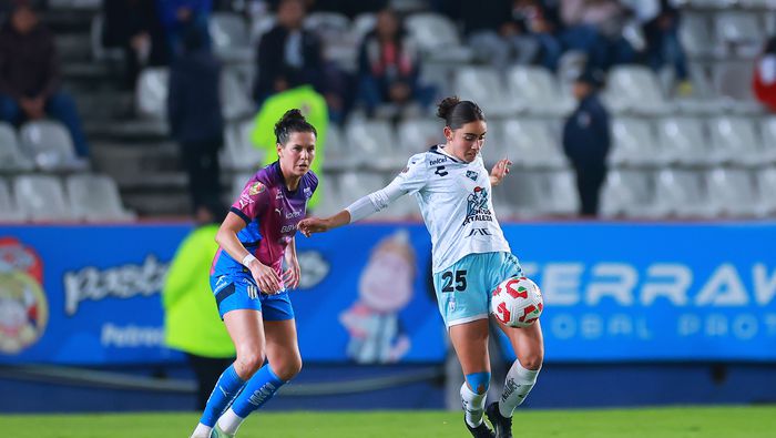 Nayeli Diaz en acción durante el partido de Semifinal del Apertura 2024 entre Rayadas de Monterrey y Pachuca | IMAGO 7