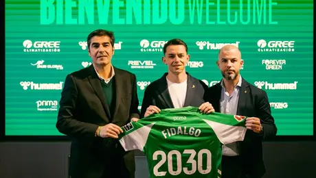 ¡Se viene el debut! Fidalgo es convocado con Betis para partido ante Atlético de Madrid