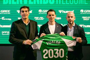 ¡Se viene el debut! Fidalgo es convocado con Betis para partido ante Atlético de Madrid