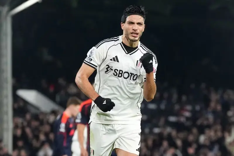 Fulham le brindó homenaje a Raúl Jiménez | AP