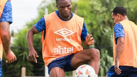 Ebere es del interés de la directiva de Cruz Azul | IG: @c_ebere11