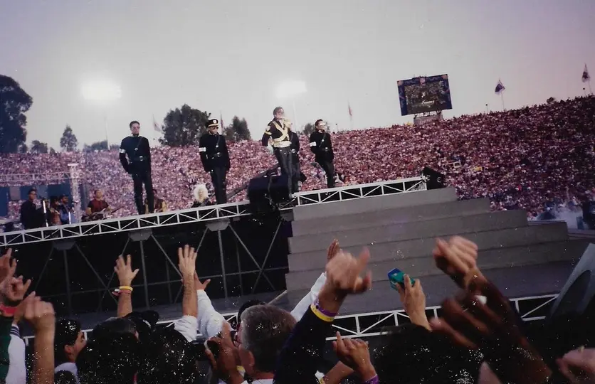 Michael Jackson en el Show de Medio Tiempo | @mjBeats