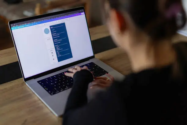 Estafadores se hacen pasar por reclutadores para solicitar pagos o datos personales a personas que buscan trabajo./ Pixabay