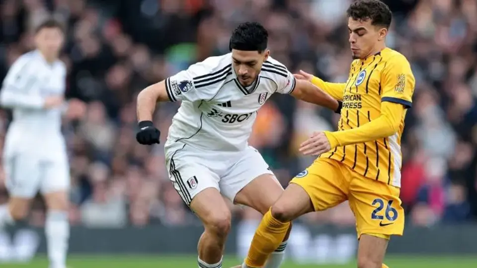 Fulham le brindó homenaje a Raúl Jiménez | AP
