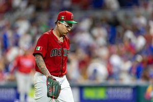 Julio Urías durante el partido de Cuartos de Final del Clásico Mundial 2023 | MEXSPORT