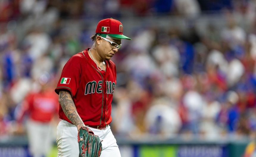 Julio Urías durante el partido de Cuartos de Final del Clásico Mundial 2023 | MEXSPORT