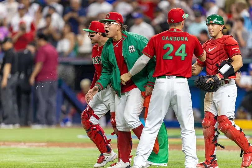 Julio Urías celebra en la victoria de México contra Puerto Rico en el Clásico Mundial 2023 | MEXSPORT