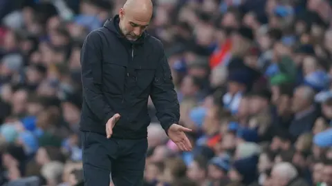 Guardiola no se siente cómodo con los fichajes que han llegado al City | AP
