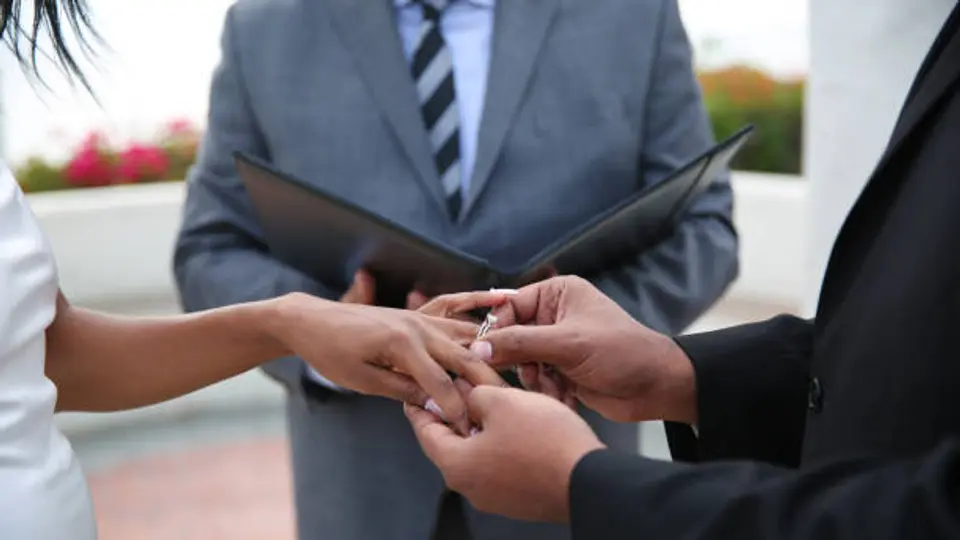 Este tipo de matrimonio suele estar asociado a acuerdos estratégicos o de conveniencia. / iStock