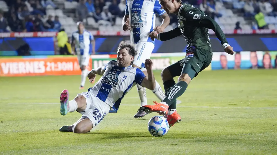 Alan Mozo con Pachuca ante León l IMAGO7