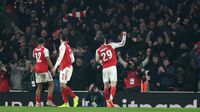 Futbolistas de Arsenal festejan el gol contra Chelsea en la Semifinal de la Copa de la Liga | AP