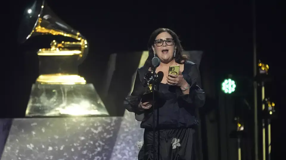 Gabriela Ortiz destacó en la edición 67 de los Premios Grammy al recibir tres reconocimientos en categorías de música clásica./ AP