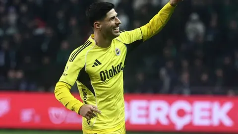 Edson Álvarez vuelve a las canchas con la mira en su tercer Mundial