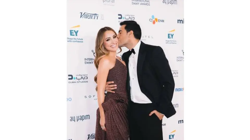 Carlos Rivera y Cynthia Rodríguez. / IG: @cynoficial