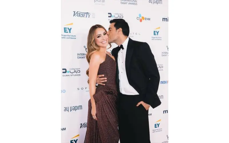 Carlos Rivera y Cynthia Rodríguez. / IG: @cynoficial