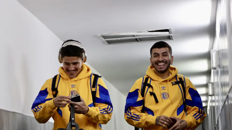 Futbolistas de Tigres rumbo a Canadá | @TigresOficial