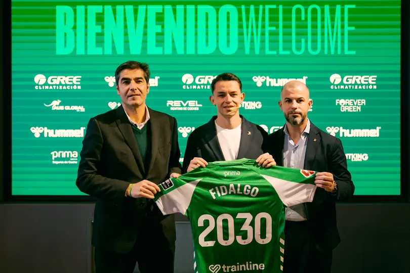 Fidalgo ya fue presentado de manera oficial | X: @RealBetis