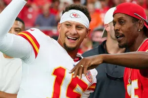 Arrestan a Patrick Mahomes Sr. por violar su libertad condicional