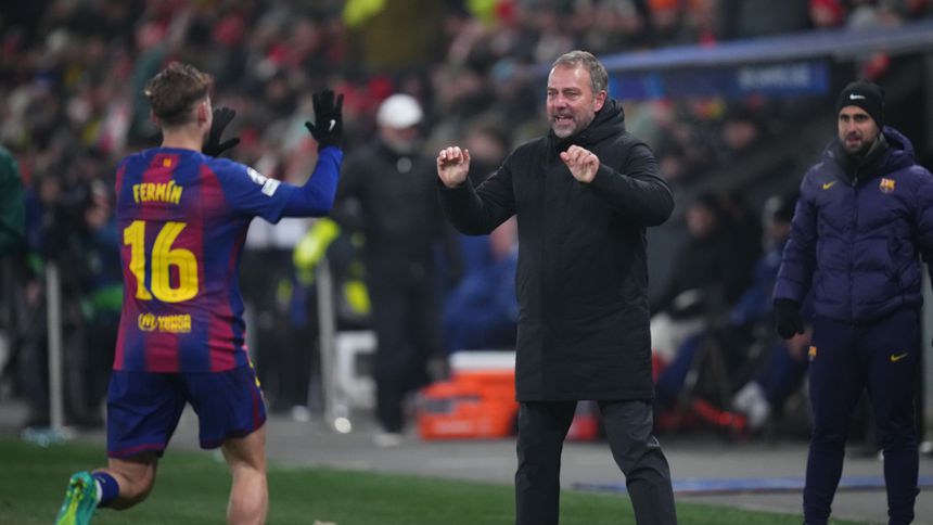 Hansi Flick en celebración con Fermín López en Champions League | AP