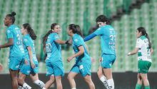 Jugadoras de Rayadas en celebración durante el juego ante Santos en la Jornada 6 del Clausura 2026 | IMAGO 7
