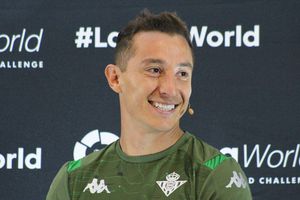 Andrés Guardado envía mensaje de bienvenida a Álvaro Fidalgo en su presentación con Betis